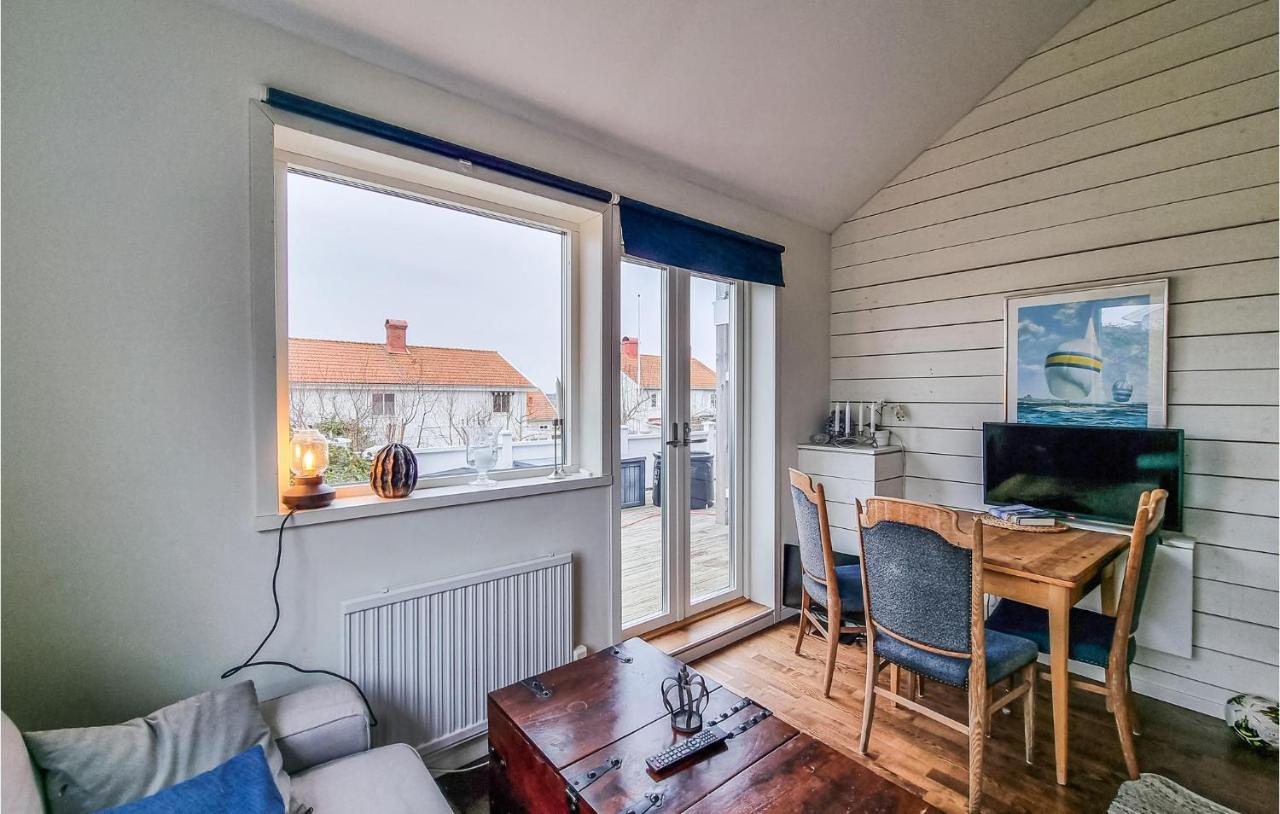 Stunning Apartment In Marstrand With Kitchen 外观 照片